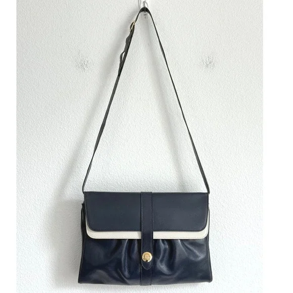 Vintage Salvatore Ferragamo Shoulder Bag Medium Navy Blue Leather Gold Hardware - Picture 1 of 11